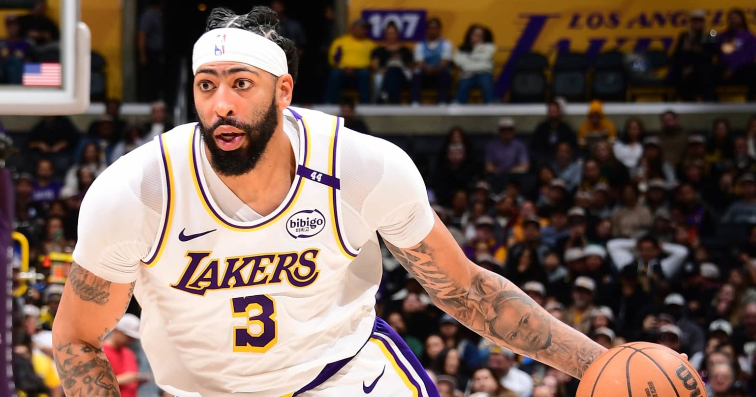 Lakers’ Anthony Davis Out with Abdominal Injury After Early Exit vs. 76ers