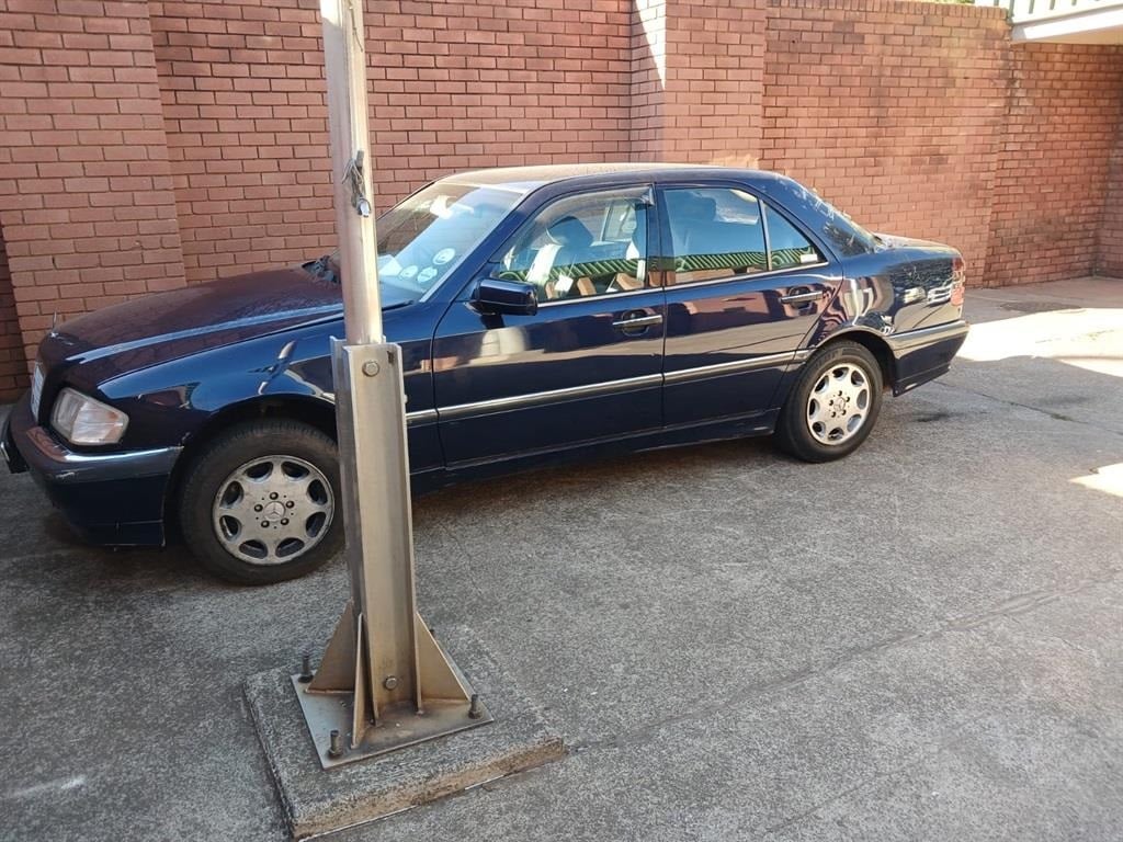 Snl24 | Cops bust Mercedes-Benz gang!