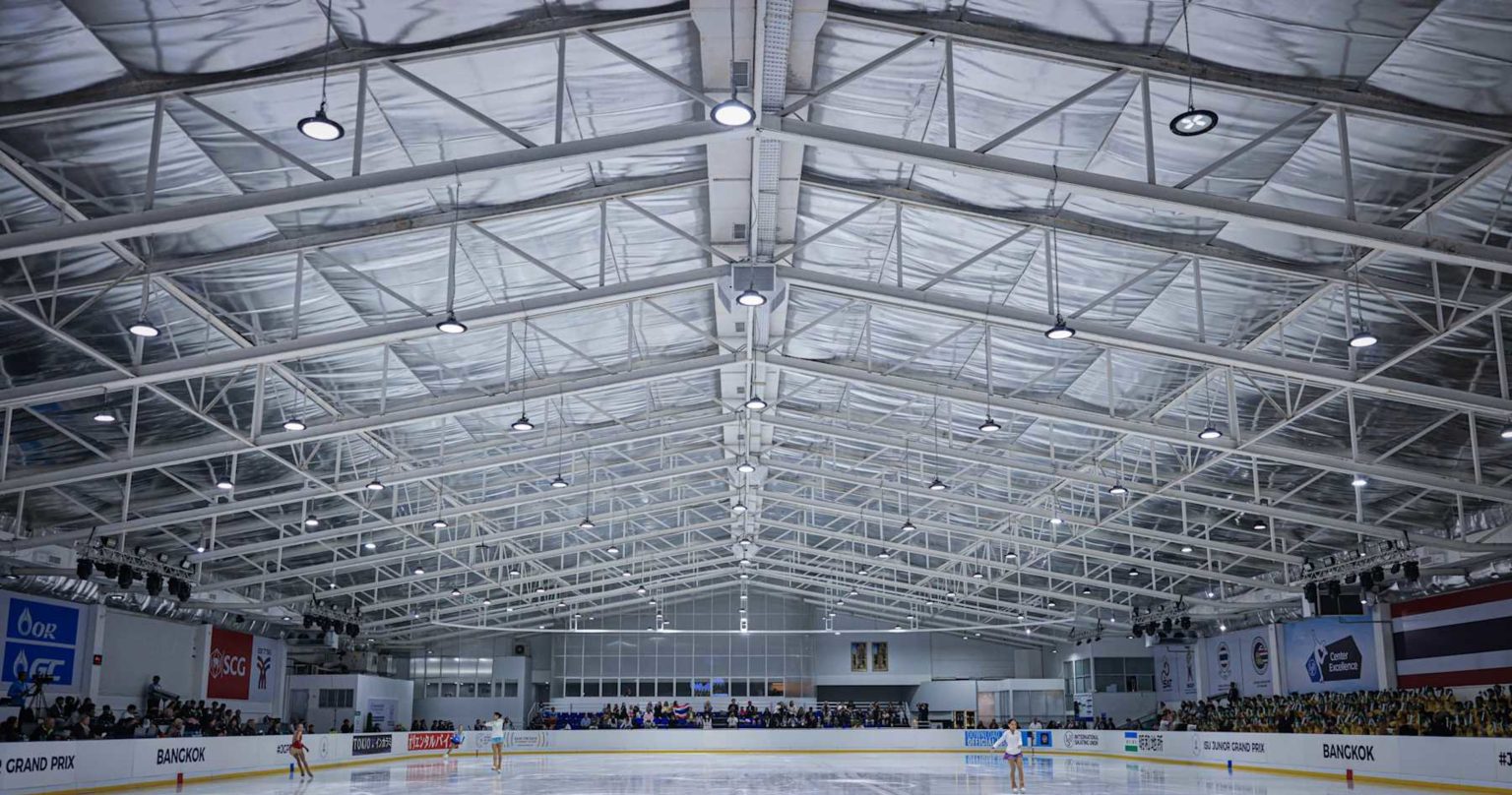 USA, Russian Figure Skaters Among Passengers on Crashed Plane Outside Washington D.C.