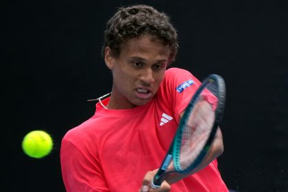 With top stars absent, Diallo leads Canada into Davis Cup qualifier against Hungary