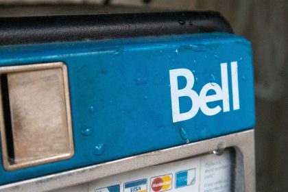 Bell Q4 2024 earnings: postpaid activations down 56% compared to 2023