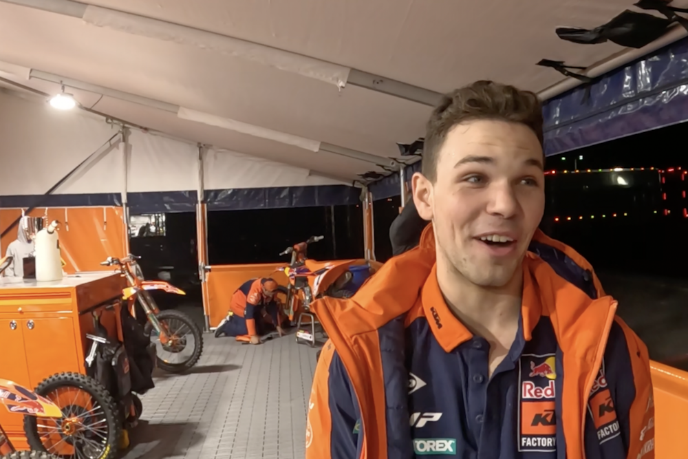 Weege Show: Glendale Post Race with Juju, Adams, Smith