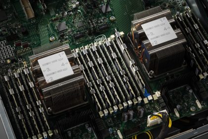 Intel Xeon server CPU sales hit 14-year low as AMD gains ground