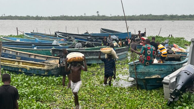 Nigerian navy intercepts 16 boats carrying 1000 bags of smuggled rice in Badagry  