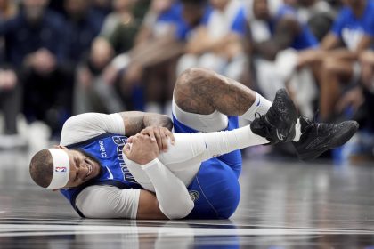 Mavericks center Daniel Gafford will reportedly miss at least six weeks with MCL sprain
