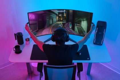 I want a bendable gaming monitor for 5 specific reasons