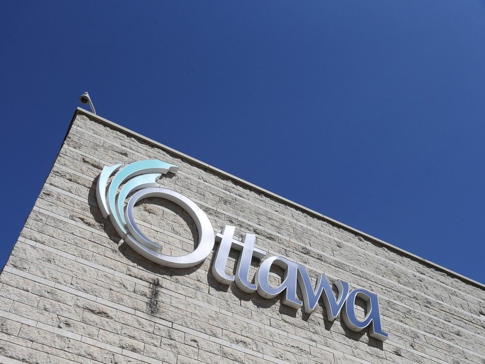 Buy local: Ottawa city council prepares for threat of trade war with U.S.