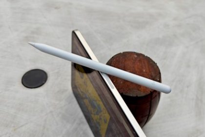 I tried a stylus with location tracking. It ruined Apple Pencil for me