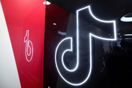 TikTok advises Android users in the US to sideload the app