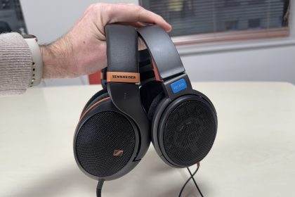 Sennheiser’s HD 505 entry-level headphones are here, and I compared them to the HD 600