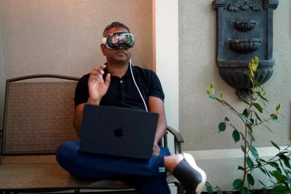 Apple’s plans for AR glasses may not have been scrapped entirely