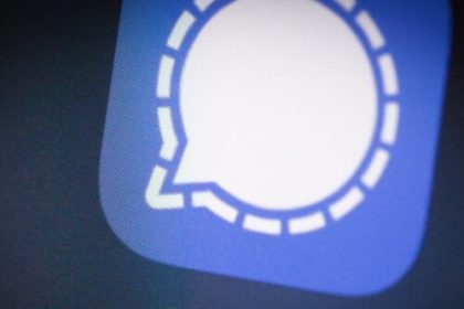 X is reportedly blocking links to secure Signal contact pages