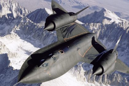 What Makes The Windshield Of An SR-71 Blackbird Jet So Special?