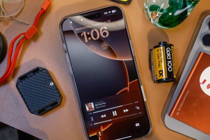 Apple Rumored to “significantly change” iPhone design this year