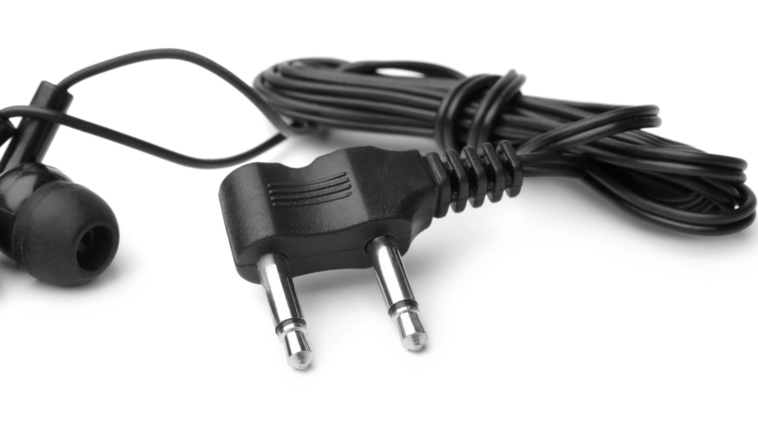 Why Do Older Airplanes Have Double Headphone Jacks? 3 Possible Reasons