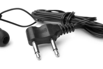 Why Do Older Airplanes Have Double Headphone Jacks? 3 Possible Reasons