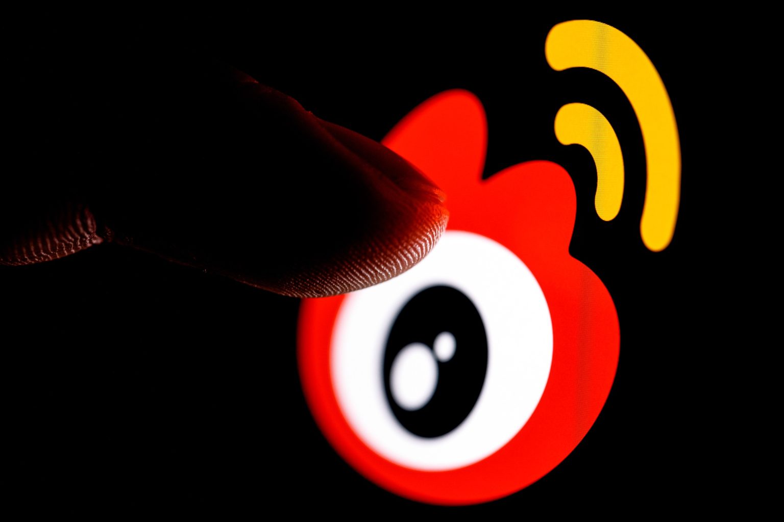 Weibo starts internal testing of DeepSeek R1 model for its intelligent search feature