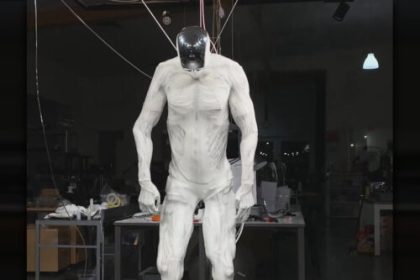 Robot with 1,000 muscles twitches like human while dangling from ceiling