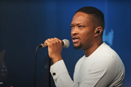 Godswill Oyor Delivers a Stirring Live Performance of “Favour” on Glitch Gospel