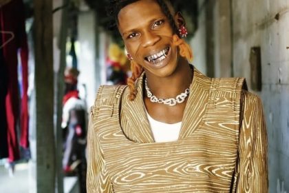 Seyi Vibez stirs conversations of a new album with latest move
