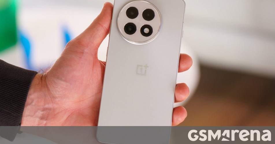 OnePlus 13R gets a new update with camera improvements and February 2025 security patch