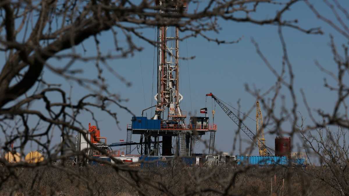 Energy industry meets after Trump tears up US green agenda
