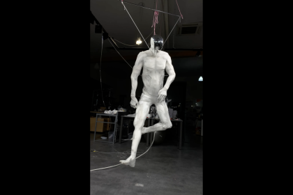 Can somebody let this robot down?