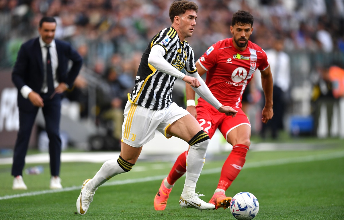 “I’d always play Vlahovic” – Italian manager offers Thiago Motta tactical advice