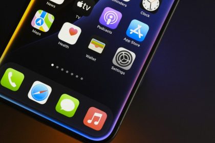 Siri delays hurt, but half-baked features could have been a real Apple crisis