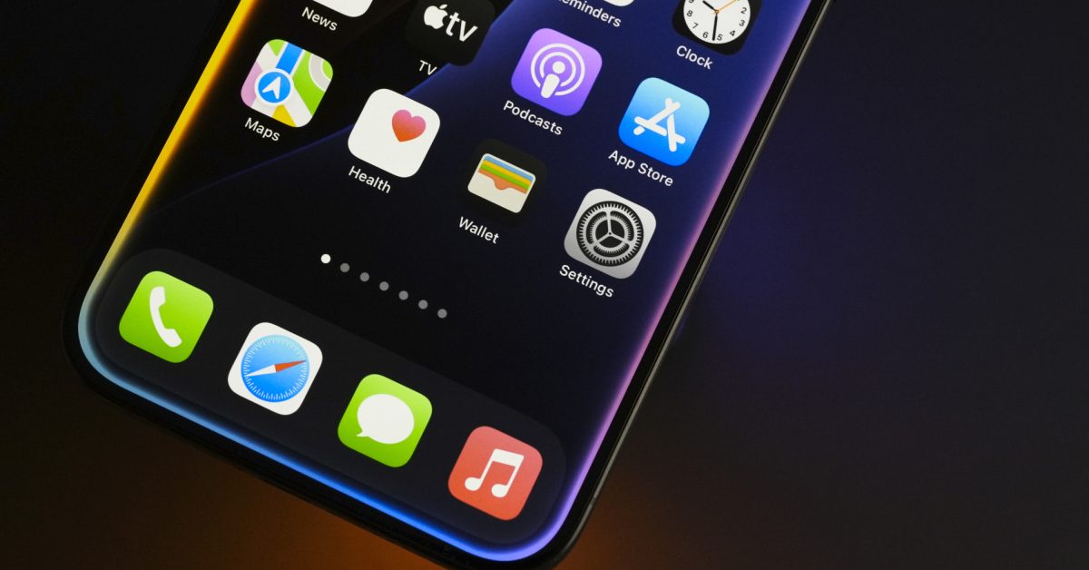 Siri delays hurt, but half-baked features could have been a real Apple crisis