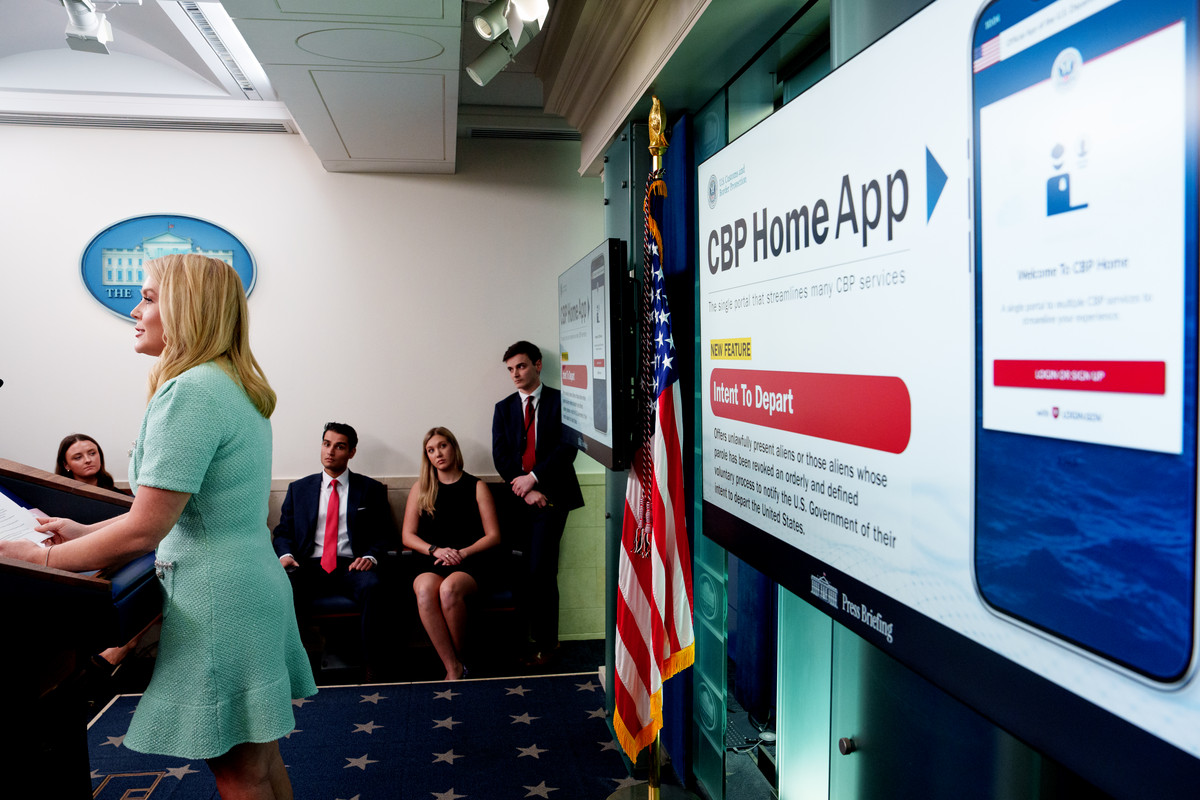 Trump administration transforms mobile app for migrants into self-deportation tool