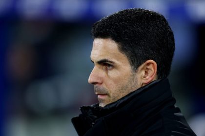 Arsenal plan talks to sign prolific striker