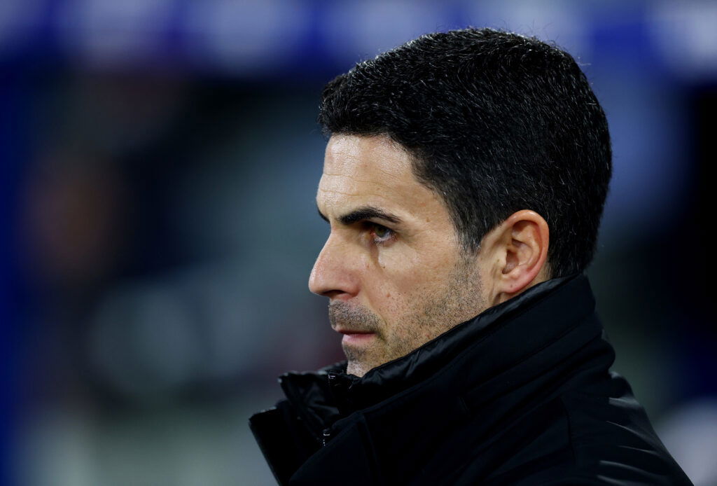 Arsenal plan talks to sign prolific striker