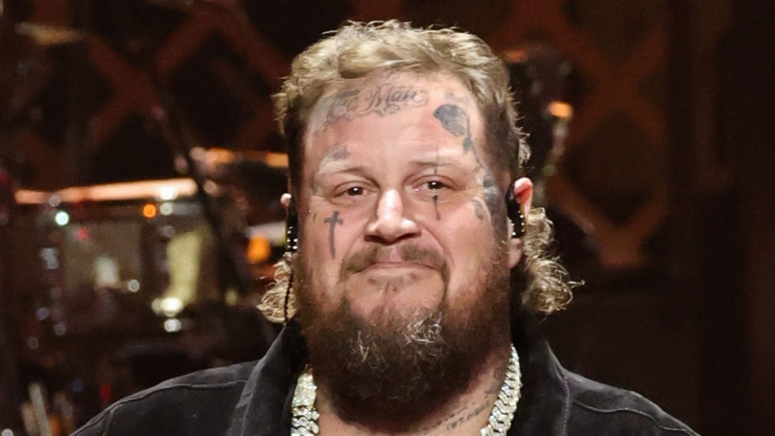 Jelly Roll takes fans through fitness journey on the road after 140lbs weight loss