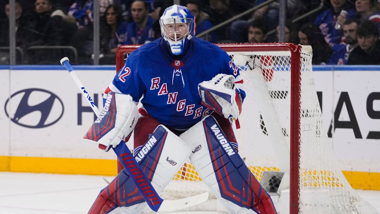Rangers agree to terms with G Jonathan Quick on one-year extension