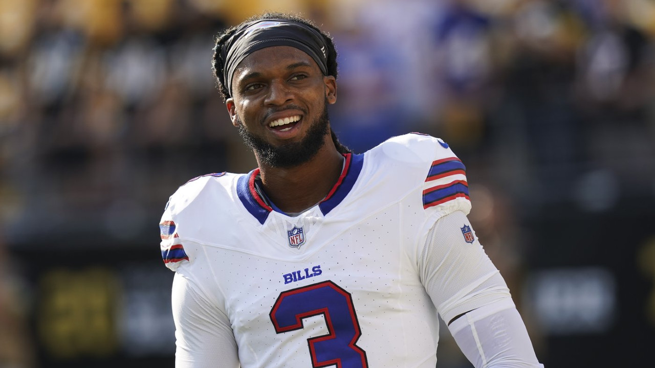 Damar Hamlin, Bills agree to one-year extension