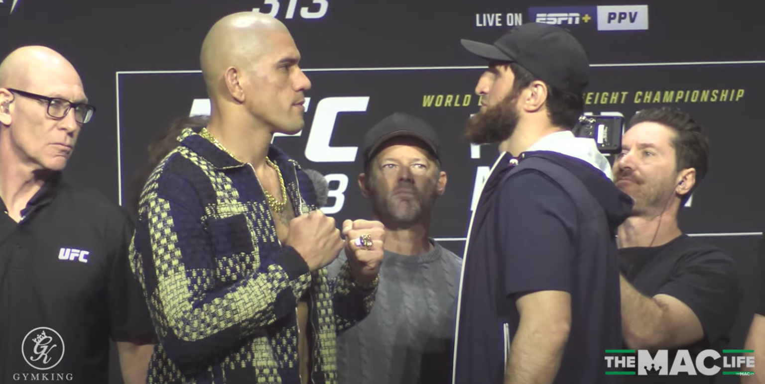 Cormier suggests UFC heavyweights would ‘walk through’ Alex Pereira