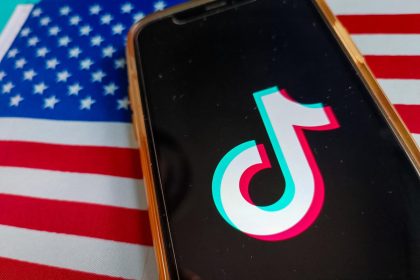 Perplexity AI says it would rebuild TikTok’s algorithm and add Community Notes features