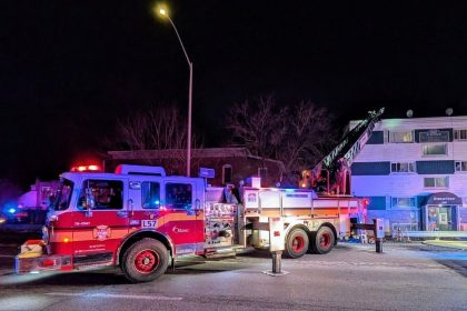 Ottawa firefighters battle late-night Lowertown apartment fire