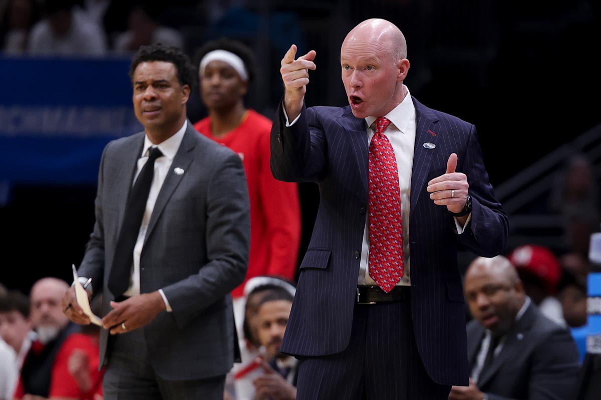Maryland coach Kevin Willard gripes at reporters' questions following Terps' March Madness win