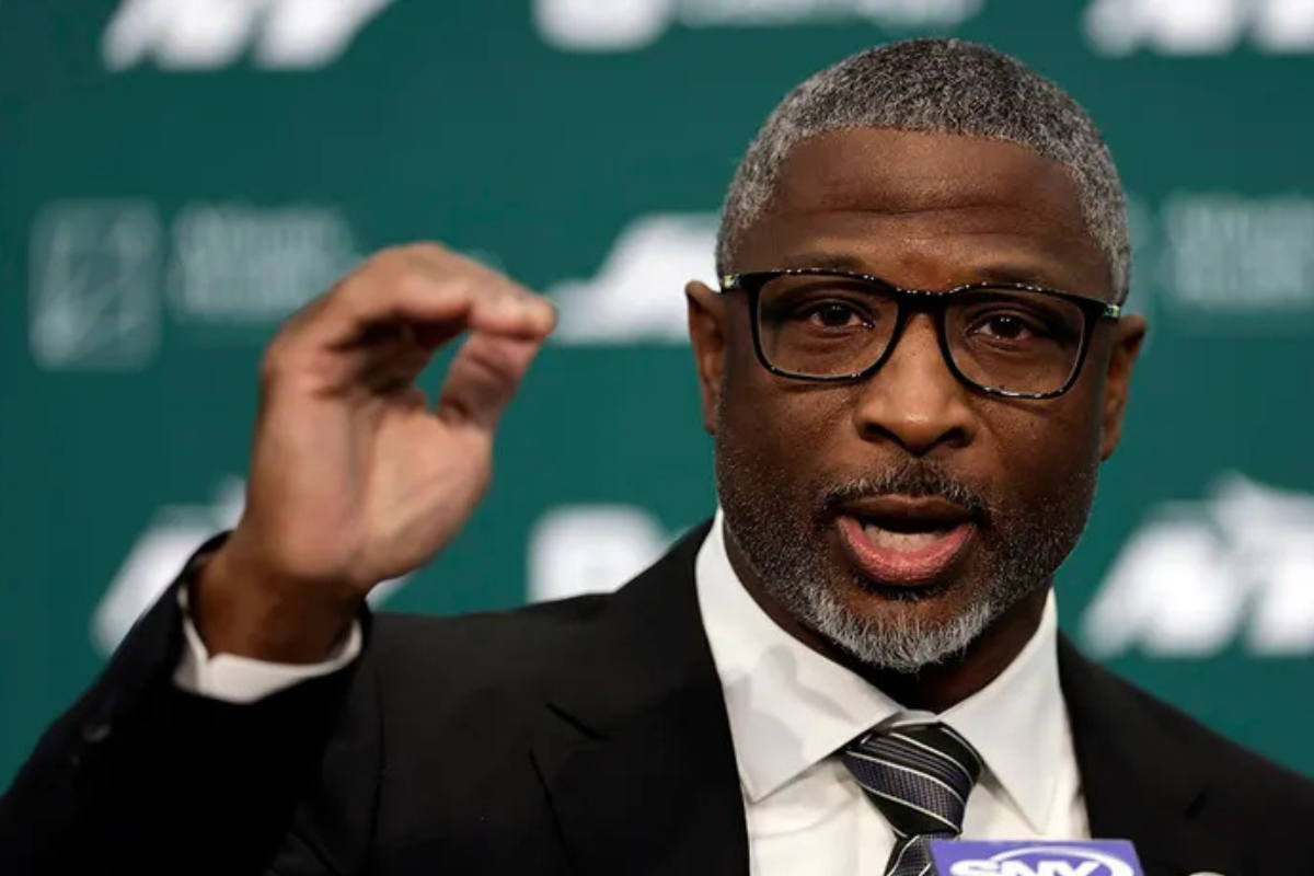 After $49M Roster Setback, Jets Receive Major Contract Warning as Aaron Glenn Set to Ignore Key Position in Draft