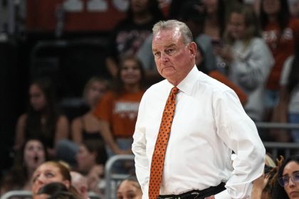 Women’s NCAA Birmingham roundup: No.1 Texas cruises past No. 8 Illinois