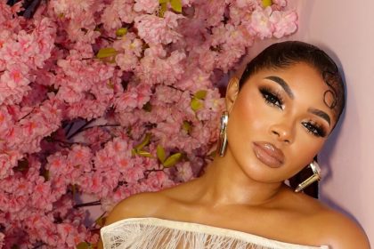 Liquorose is Owning Her ‘Soft Gurl Era’ in This Chic Off-White Look