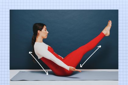 The Right Way to Do Boat Pose If You Really Want to Fire Up Your Abs