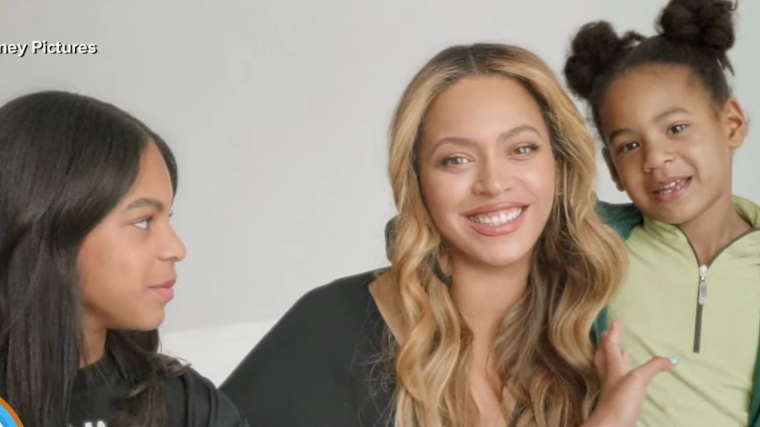 Beyoncé’s daughter Rumi is her grandmother’s double in unearthed photo — see