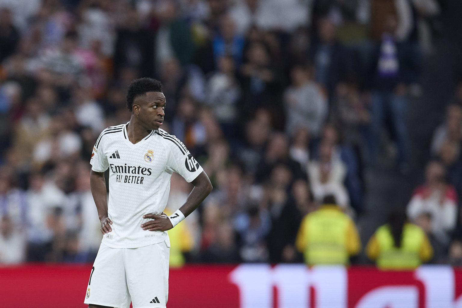 ‘He is their special footballer who needs to produce miraculous things, the fact that he’s had a slight dip in accuracy and confidence, and it’s being whistled by the Bernabeu, it’s a drama’ Graham Hunter explains ongoing Vinicius Jr turmoil