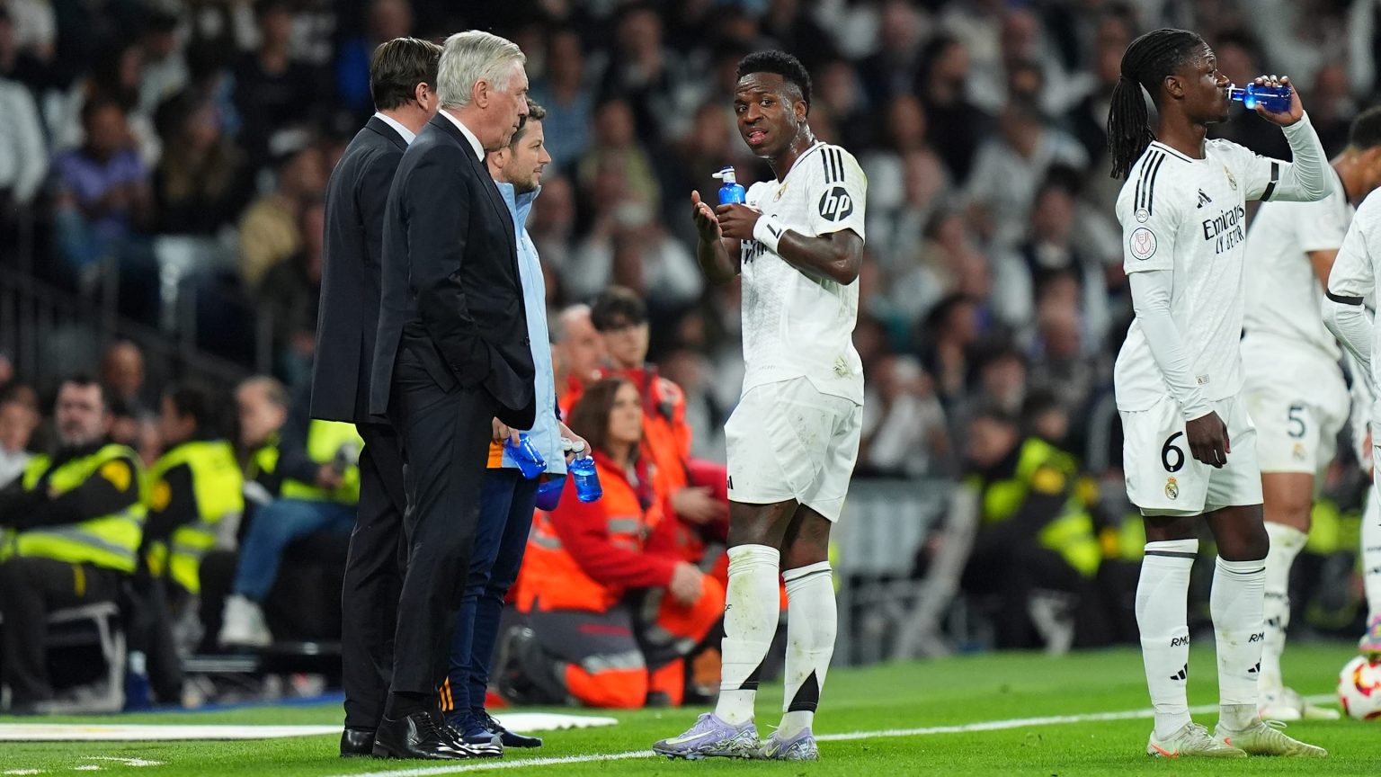 Carlo Ancelotti reveals furious warning to Vinicius Junior during touchline spat against Real Sociedad