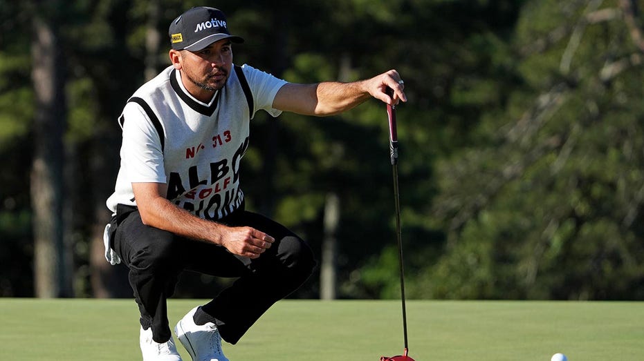 Jason Day asked to tone down Masters attire after unconventional clothing choice last year
