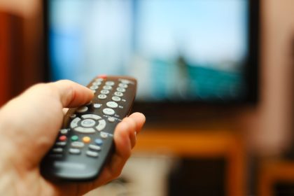 Nearly half of Canadians have cut cable entirely: report