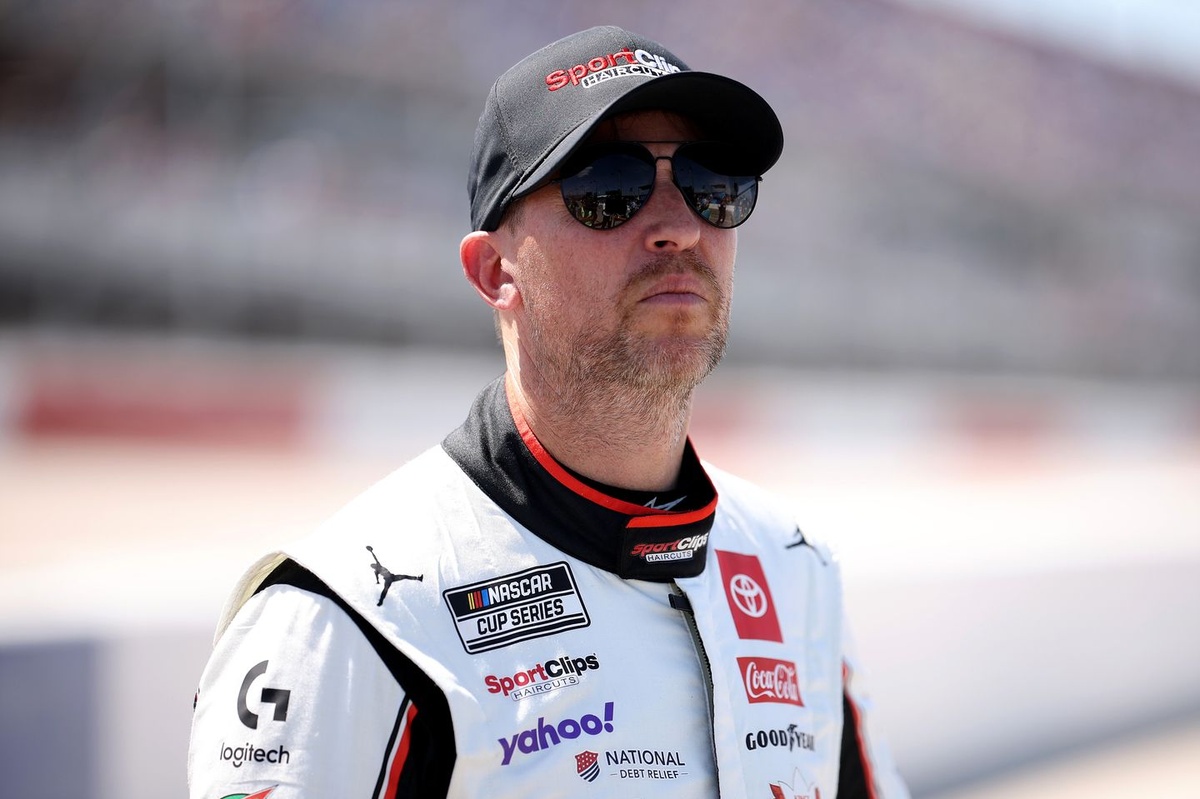 Darlington expert Denny Hamlin explains why “it’s always good to question your confidence”